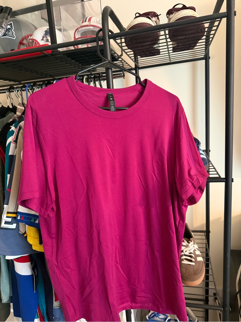 Lululemon men’s M shirt